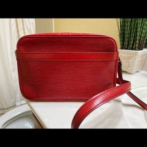 Authentic Louis vuitton Trocadero crossbody bag Final price !!